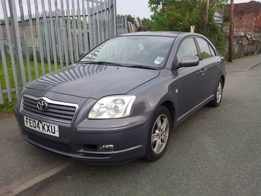 Toyota Avensis T3-X wing-passenger-side-front